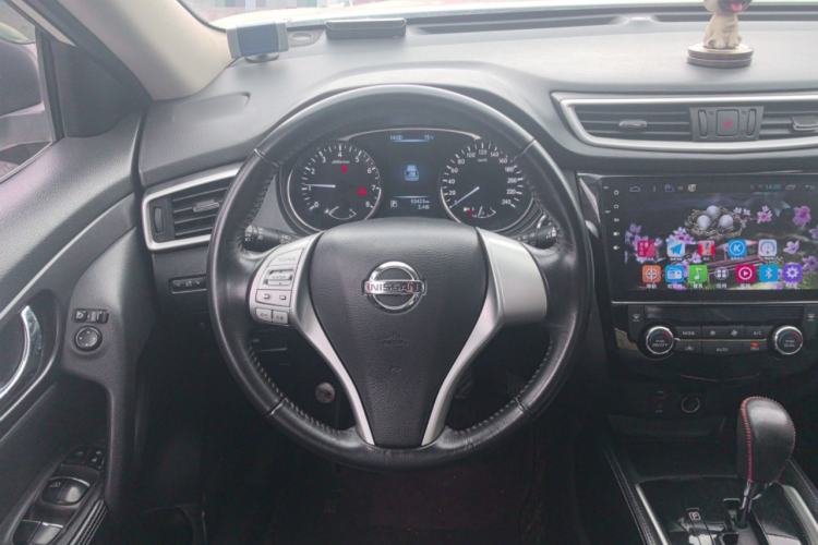 Used Nissan X-Trail 2015 2.0L CVT Comfort MAX Edition 2WD Steering Wheel