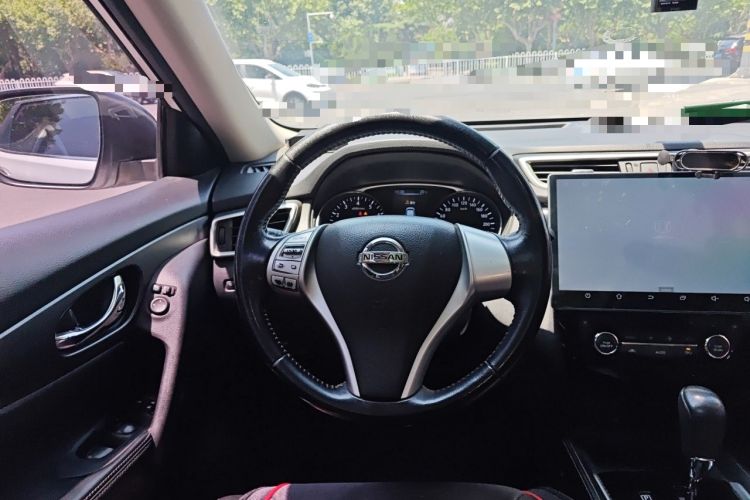 Used Nissan X-Trail 2015 2.0L CVT Comfort MAX Edition 2WD Steering Wheel
