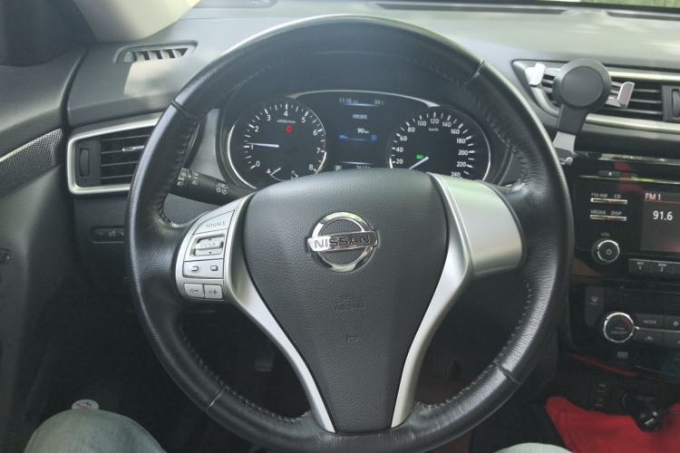 Used Nissan X-Trail 2015 2.5L CVT Leading MAX Edition 4WD Steering Wheel