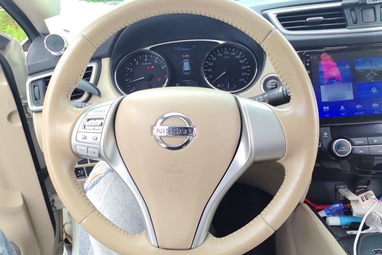 Used Nissan X-Trail 2015 2.0L CVT Comfort MAX Edition 2WD Steering Wheel
