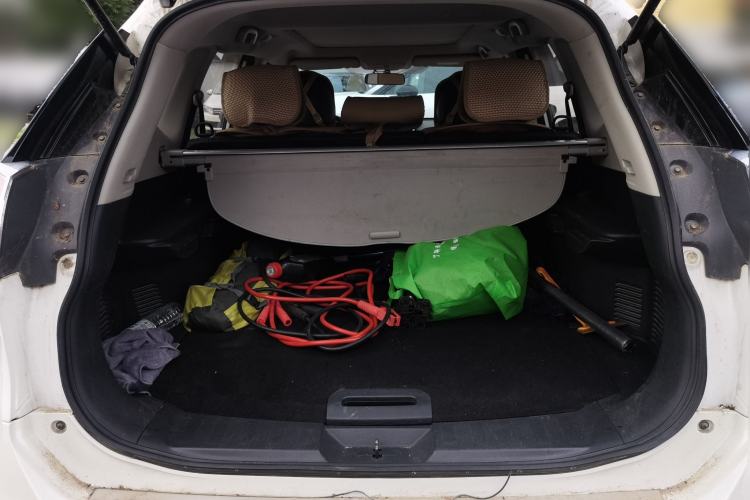 Used Nissan X-Trail 2015 2.5L CVT Leading MAX Edition 4WD Trunk