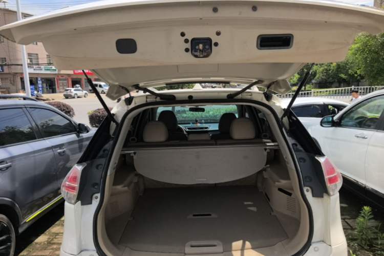 Used Nissan X-Trail 2015 2.0L CVT Comfort MAX Edition 2WD Trunk