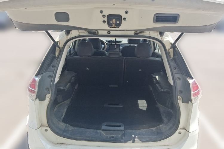 Used Nissan X-Trail 2015 2.0L CVT Comfort MAX Edition 2WD Trunk