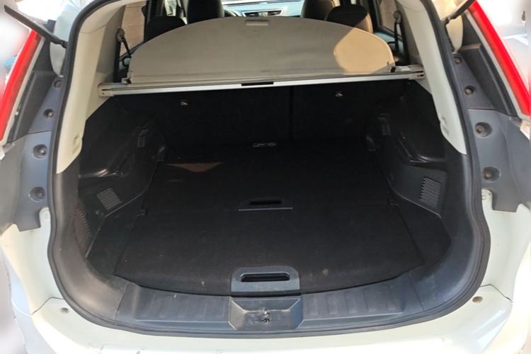 Used Nissan X-Trail 2015 2.0L CVT Comfort MAX Edition 2WD Trunk