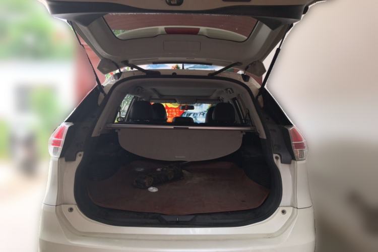 Used Nissan X-Trail 2015 2.0L CVT Comfort MAX Edition 2WD Trunk