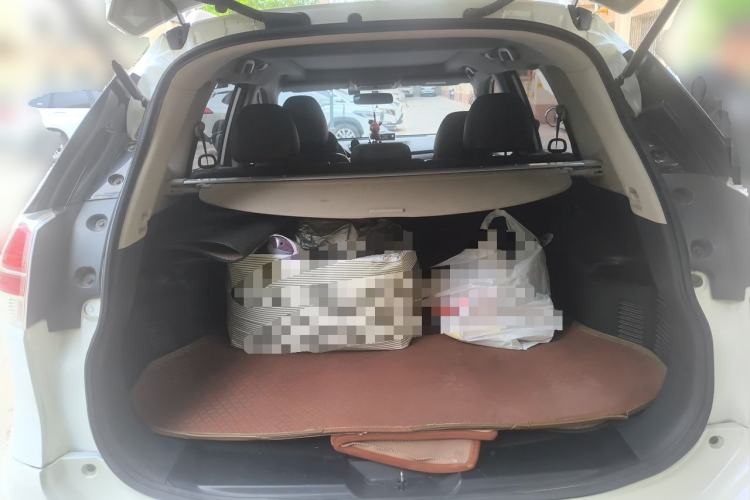 Used Nissan X-Trail 2015 2.0L CVT Comfort MAX Edition 2WD Trunk