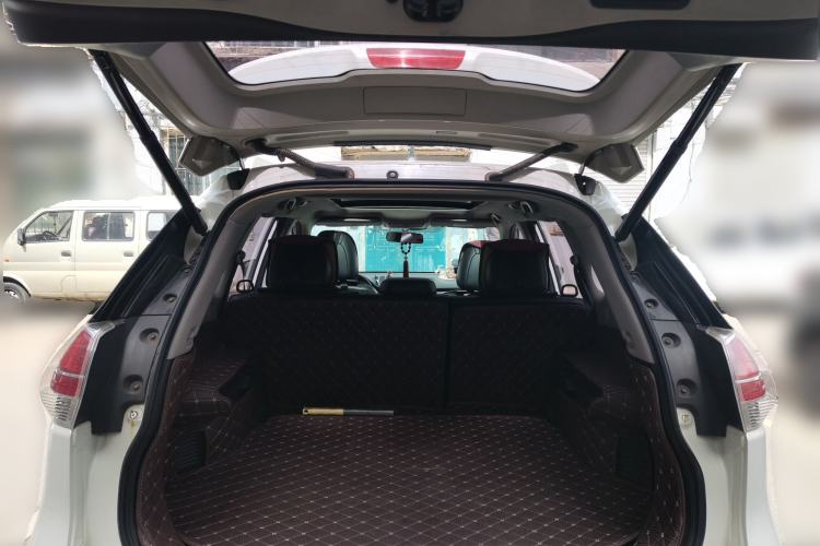 Used Nissan X-Trail 2015 2.0L CVT Comfort MAX Edition 2WD Trunk