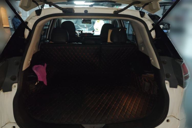 Used Nissan X-Trail 2015 2.0L CVT Comfort MAX Edition 2WD Trunk