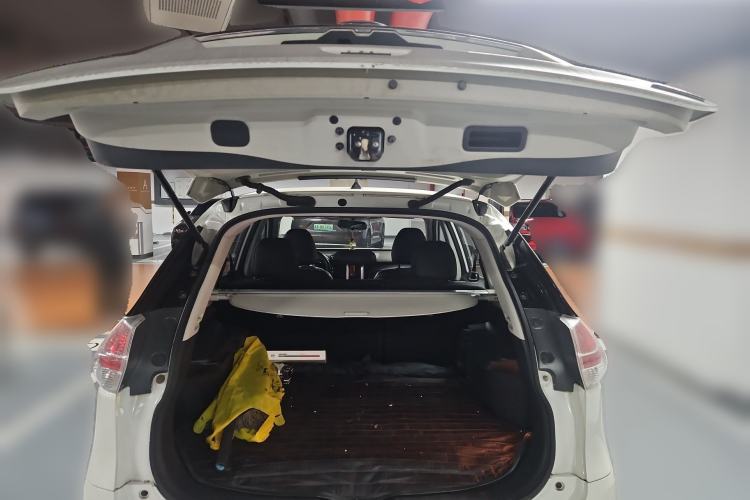 Used Nissan X-Trail 2015 2.0L CVT Comfort MAX Edition 2WD Trunk