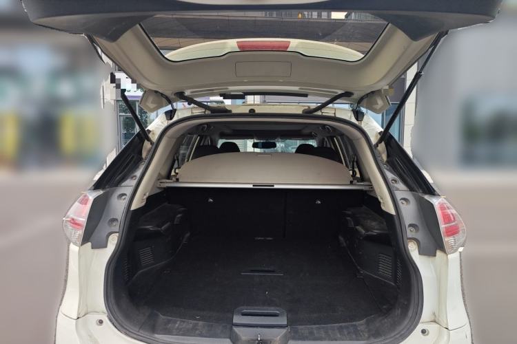 Used Nissan X-Trail 2015 2.0L CVT Comfort MAX Edition 2WD Trunk