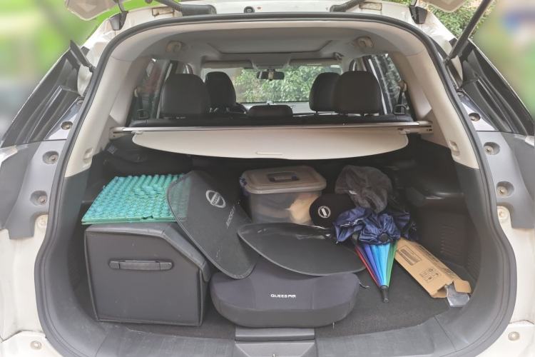 Used Nissan X-Trail 2015 2.0L CVT Comfort MAX Edition 2WD Trunk