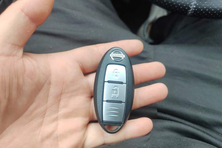 Used Nissan X-Trail 2015 2.0L CVT Comfort MAX Edition 2WD Vehicle Key