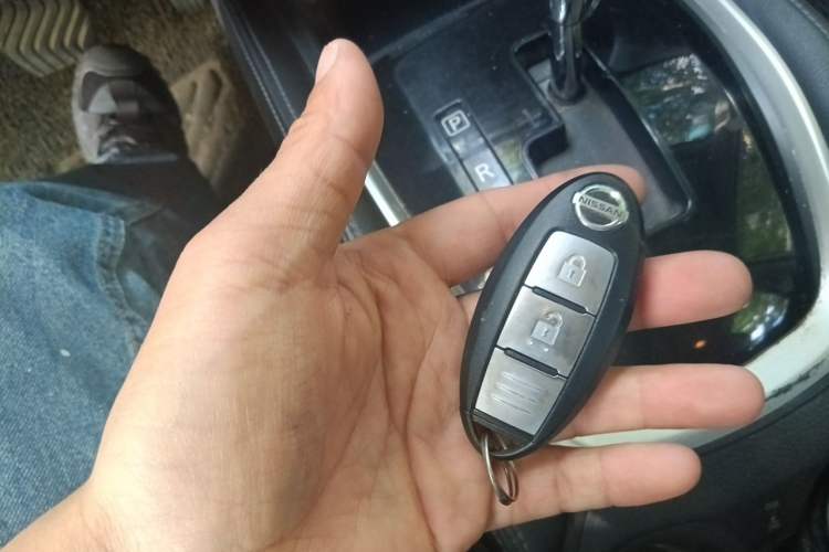 Used Nissan X-Trail 2015 2.0L CVT Comfort MAX Edition 2WD Vehicle Key
