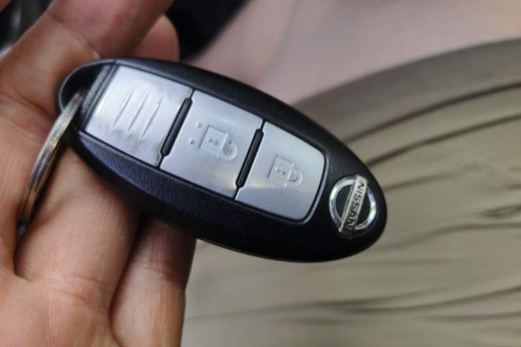 Used Nissan X-Trail 2015 2.0L CVT Comfort MAX Edition 2WD Vehicle Key