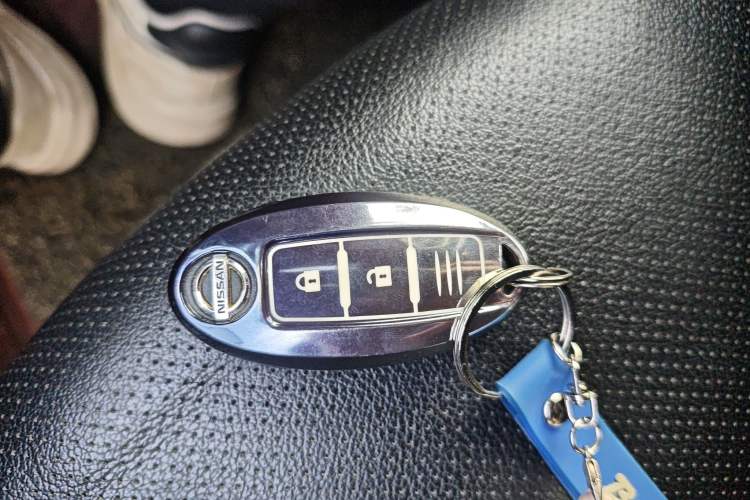 Used Nissan X-Trail 2015 2.0L CVT Comfort MAX Edition 2WD Vehicle Key