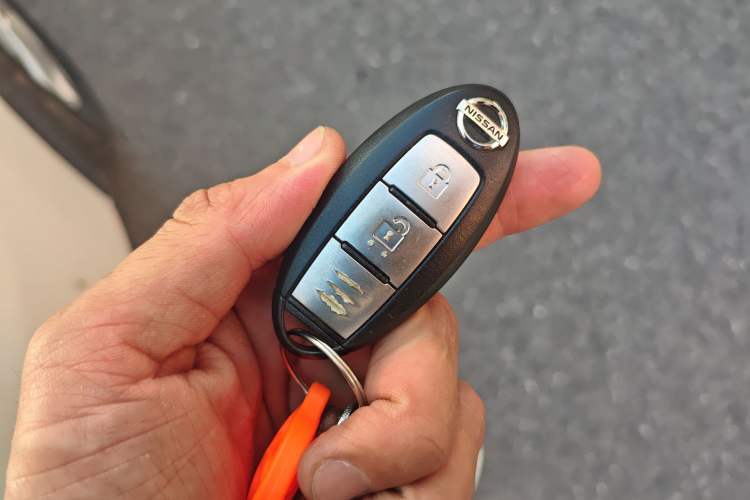 Used Nissan X-Trail 2015 2.0L CVT Comfort MAX Edition 2WD Vehicle Key