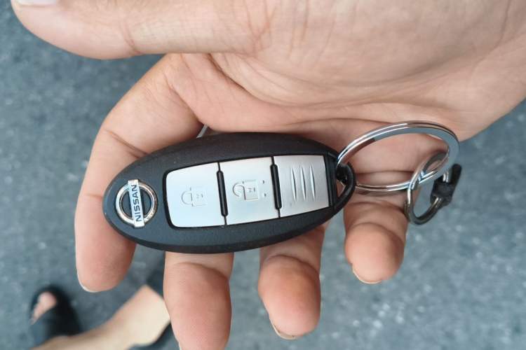 Used Nissan X-Trail 2015 2.0L CVT Comfort MAX Edition 2WD Vehicle Key