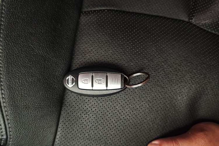 Used Nissan X-Trail 2015 2.5L CVT Leading MAX Edition 4WD Vehicle Key