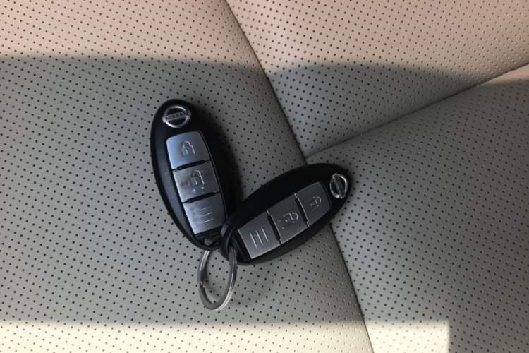 Used Nissan X-Trail 2015 2.0L CVT Comfort MAX Edition 2WD Vehicle Key
