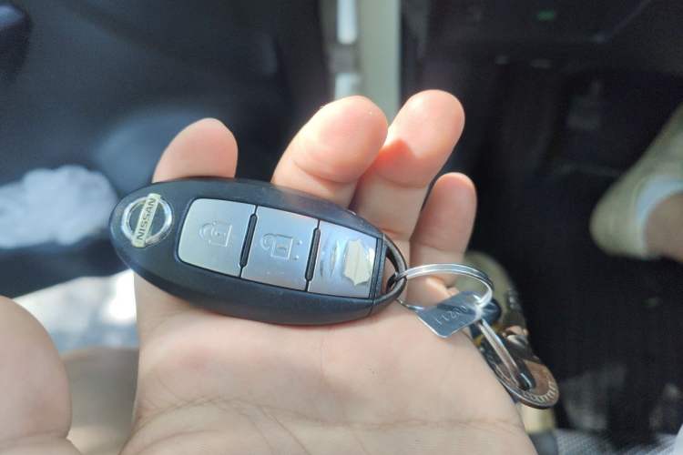 Used Nissan X-Trail 2015 2.0L CVT Comfort MAX Edition 2WD Vehicle Key