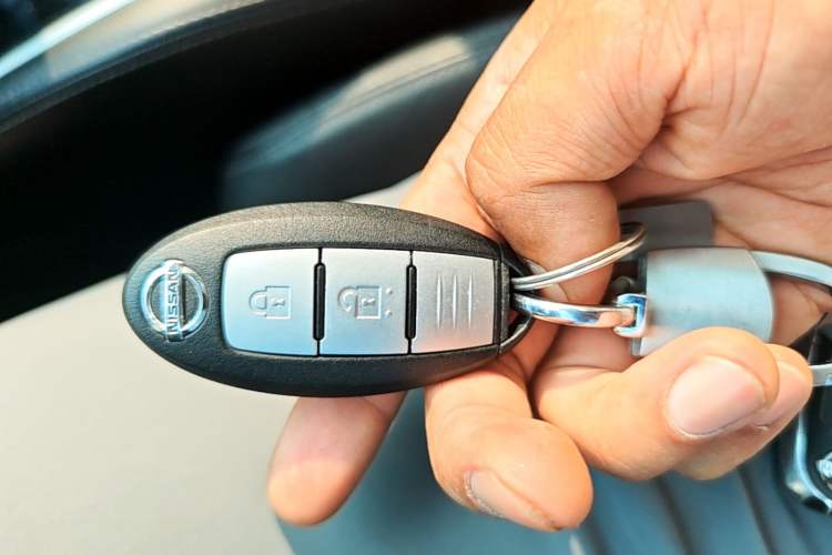 Used Nissan X-Trail 2015 2.0L CVT Comfort MAX Edition 2WD Vehicle Key