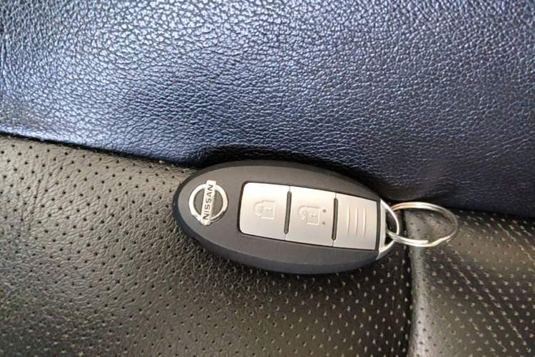 Used Nissan X-Trail 2015 2.0L CVT Comfort MAX Edition 2WD Vehicle Key