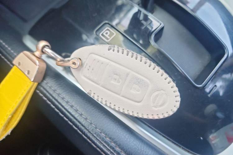 Used Nissan X-Trail 2015 2.0L CVT Comfort MAX Edition 2WD Vehicle Key