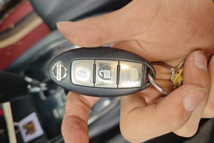 Used Nissan X-Trail 2015 2.0L CVT Comfort MAX Edition 2WD Vehicle Key