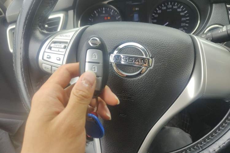 Used Nissan X-Trail 2015 2.0L CVT Comfort MAX Edition 2WD Vehicle Key
