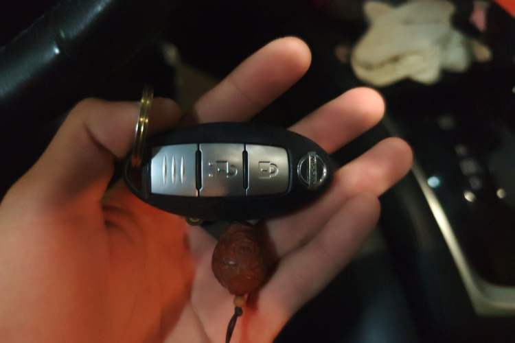 Used Nissan X-Trail 2015 2.0L CVT Comfort MAX Edition 2WD Vehicle Key