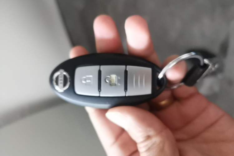 Used Nissan X-Trail 2015 2.0L CVT Comfort MAX Edition 2WD Vehicle Key