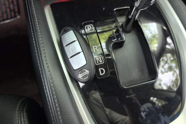 Used Nissan X-Trail 2015 2.5L CVT Leading MAX Edition 4WD Vehicle Key