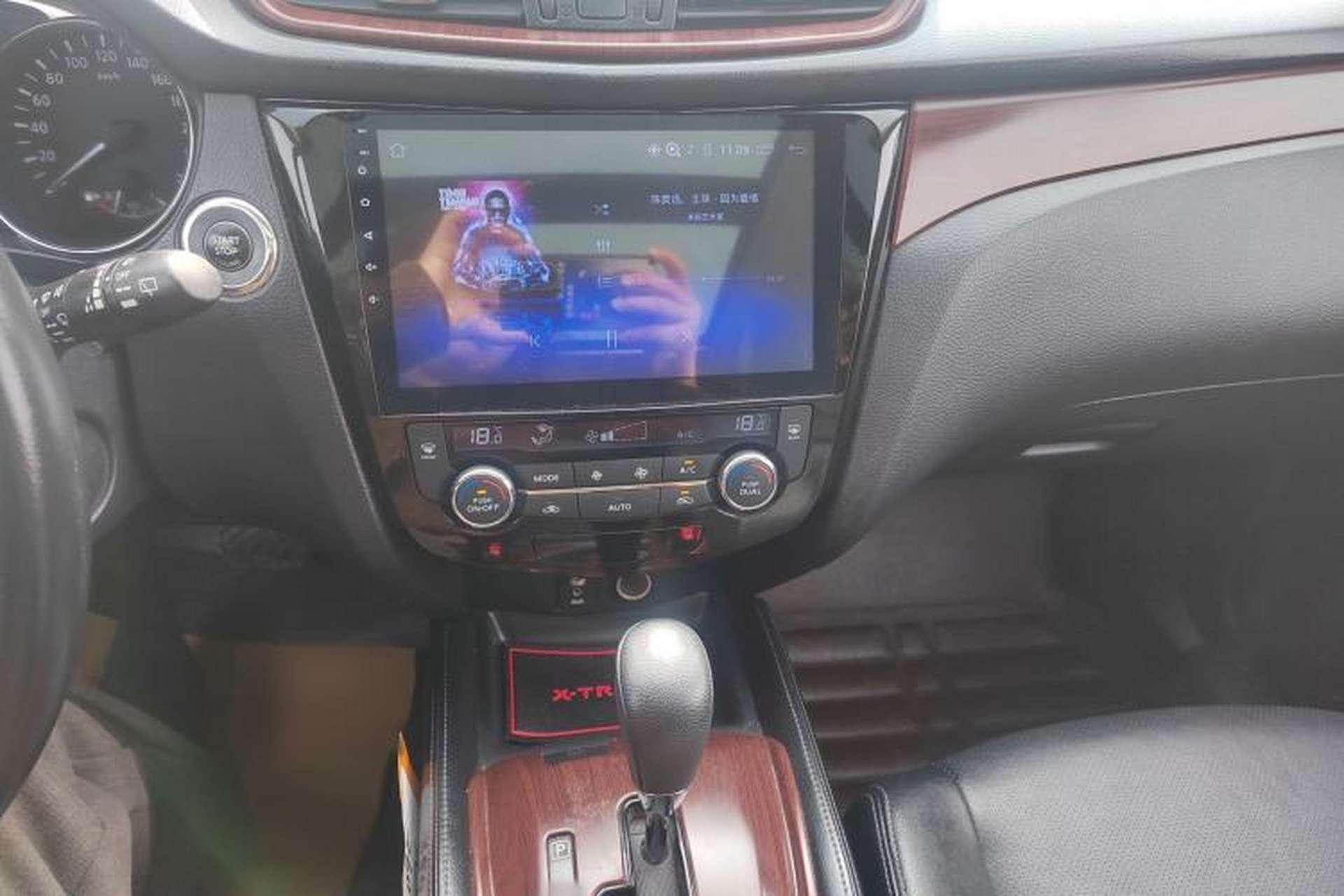 Used Nissan X-Trail 2015 2.0L CVT Comfort MAX Edition 2WD Audio And AC Panel