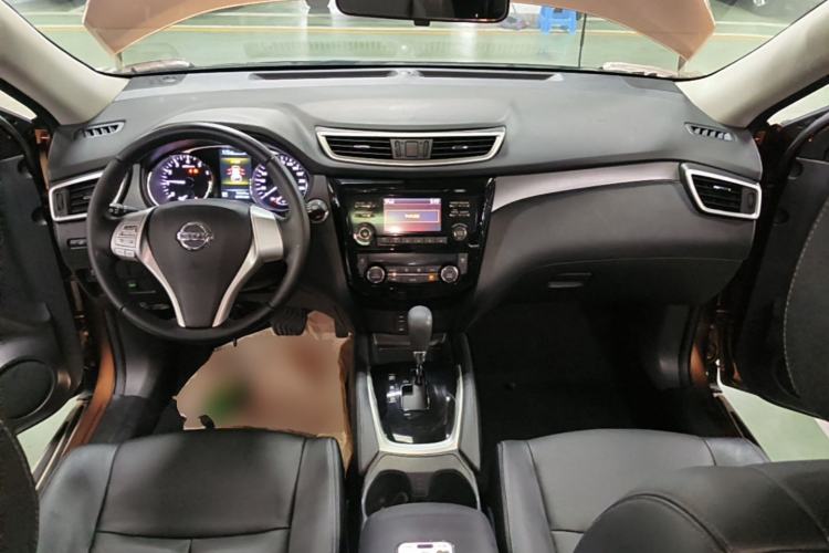Used Nissan X-Trail 2015 2.0L CVT Comfort MAX Edition 2WD Center Console