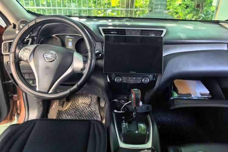 Used Nissan X-Trail 2015 2.0L CVT Comfort MAX Edition 2WD Center Console