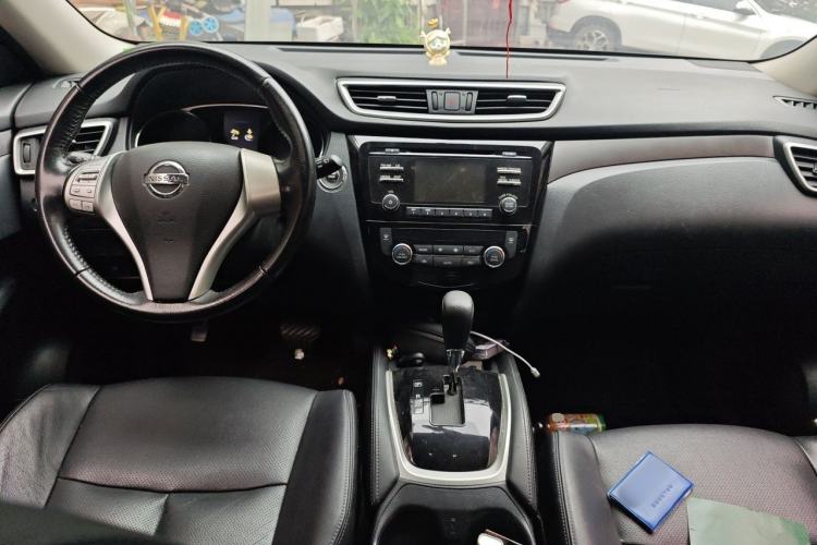 Used Nissan X-Trail 2015 2.0L CVT Comfort MAX Edition 2WD Center Console