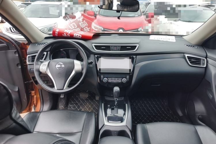 Used Nissan X-Trail 2015 2.0L CVT Comfort MAX Edition 2WD Center Console