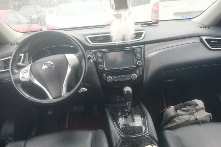 Used Nissan X-Trail 2015 2.0L CVT Comfort MAX Edition 2WD Center Console