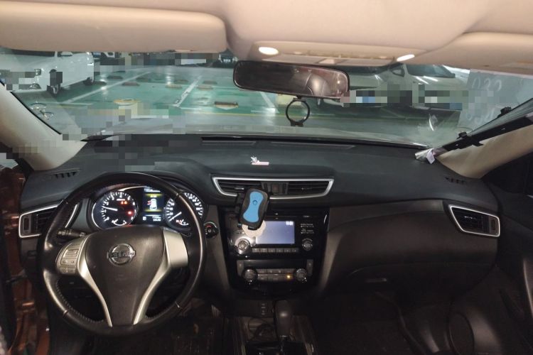 Used Nissan X-Trail 2015 2.0L CVT Comfort MAX Edition 2WD Center Console