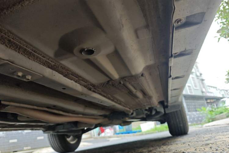 Used Nissan X-Trail 2015 2.0L CVT Comfort MAX Edition 2WD Chassis Front Left