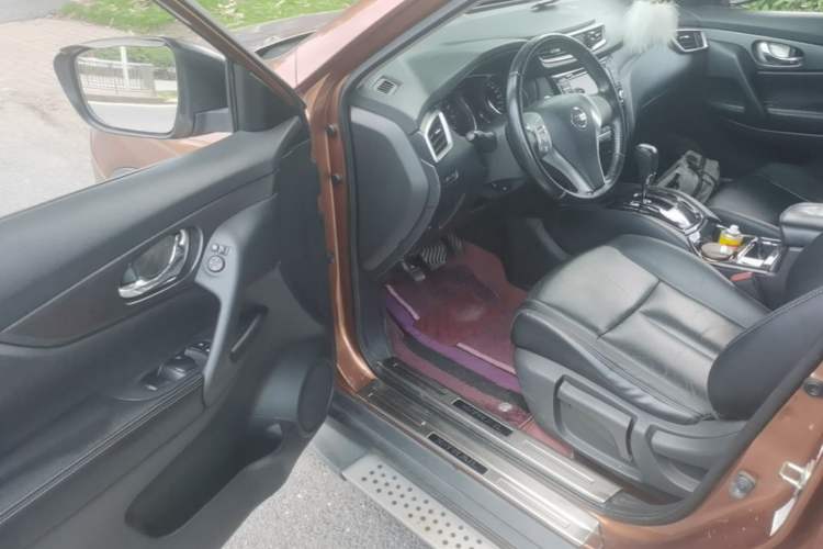 Used Nissan X-Trail 2015 2.0L CVT Comfort MAX Edition 2WD Driver Seat