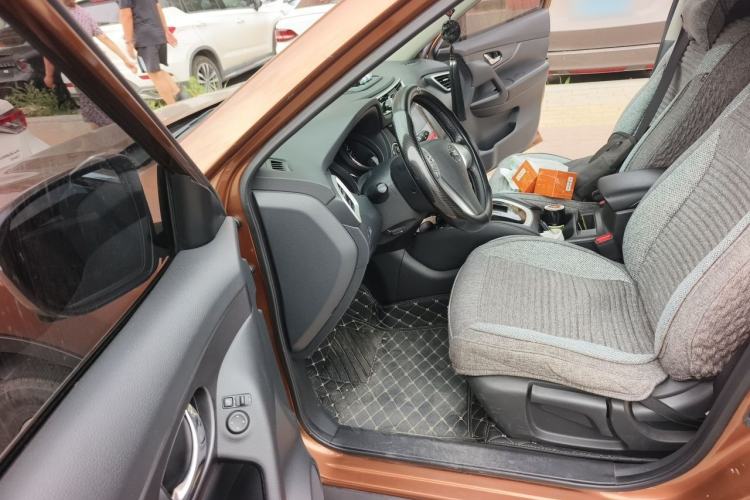 Used Nissan X-Trail 2015 2.0L CVT Comfort MAX Edition 2WD Driver Seat