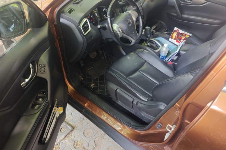 Used Nissan X-Trail 2015 2.0L CVT Comfort MAX Edition 2WD Driver Seat