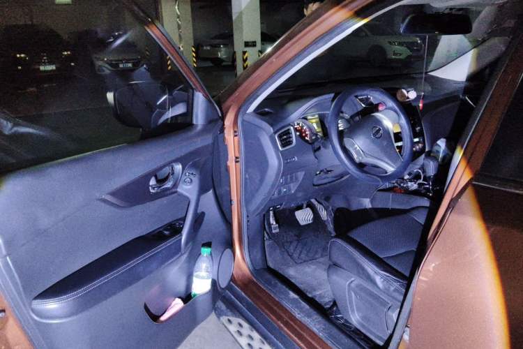 Used Nissan X-Trail 2015 2.0L CVT Comfort MAX Edition 2WD Driver Seat