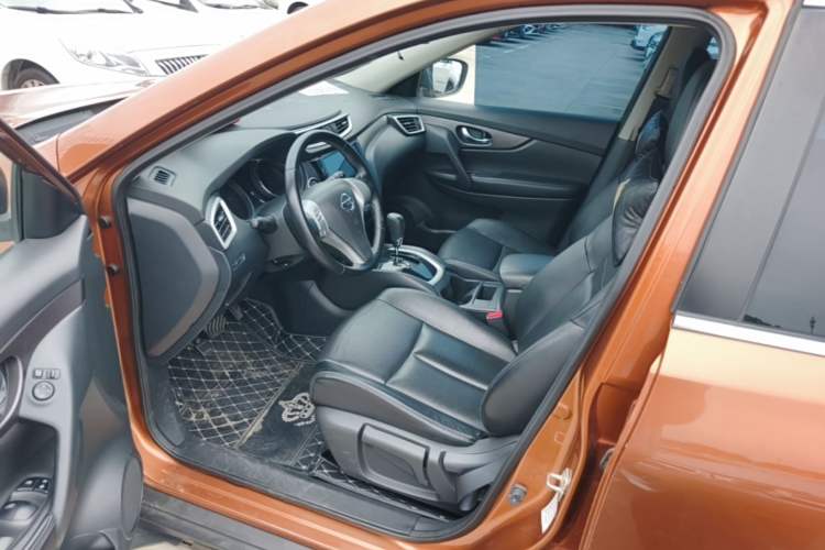 Used Nissan X-Trail 2015 2.0L CVT Comfort MAX Edition 2WD Driver Seat