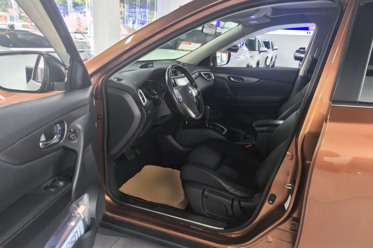 Used Nissan X-Trail 2015 2.0L CVT Comfort MAX Edition 2WD Driver Seat