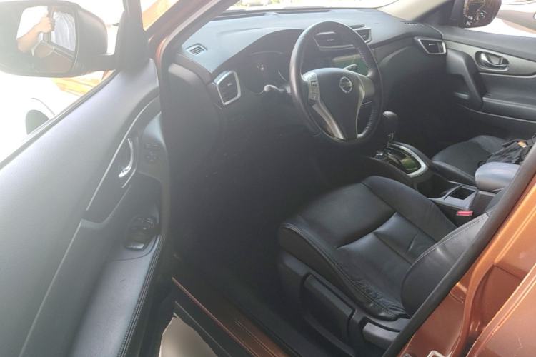 Used Nissan X-Trail 2015 2.0L CVT Comfort MAX Edition 2WD Driver Seat