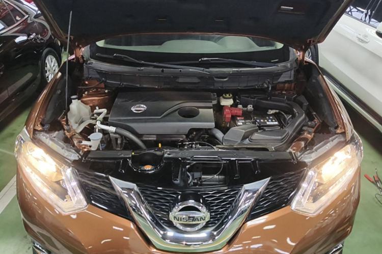 Used Nissan X-Trail 2015 2.0L CVT Comfort MAX Edition 2WD Engine Bay