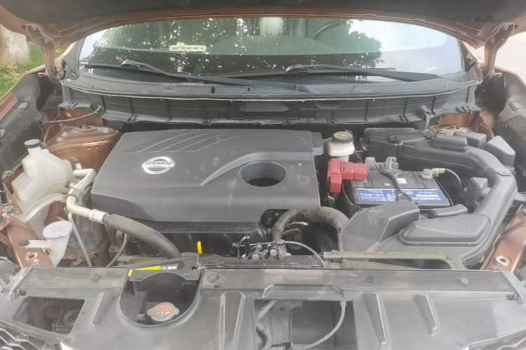 Used Nissan X-Trail 2015 2.0L CVT Comfort MAX Edition 2WD Engine Bay