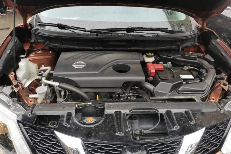 Used Nissan X-Trail 2015 2.0L CVT Comfort MAX Edition 2WD Engine Bay